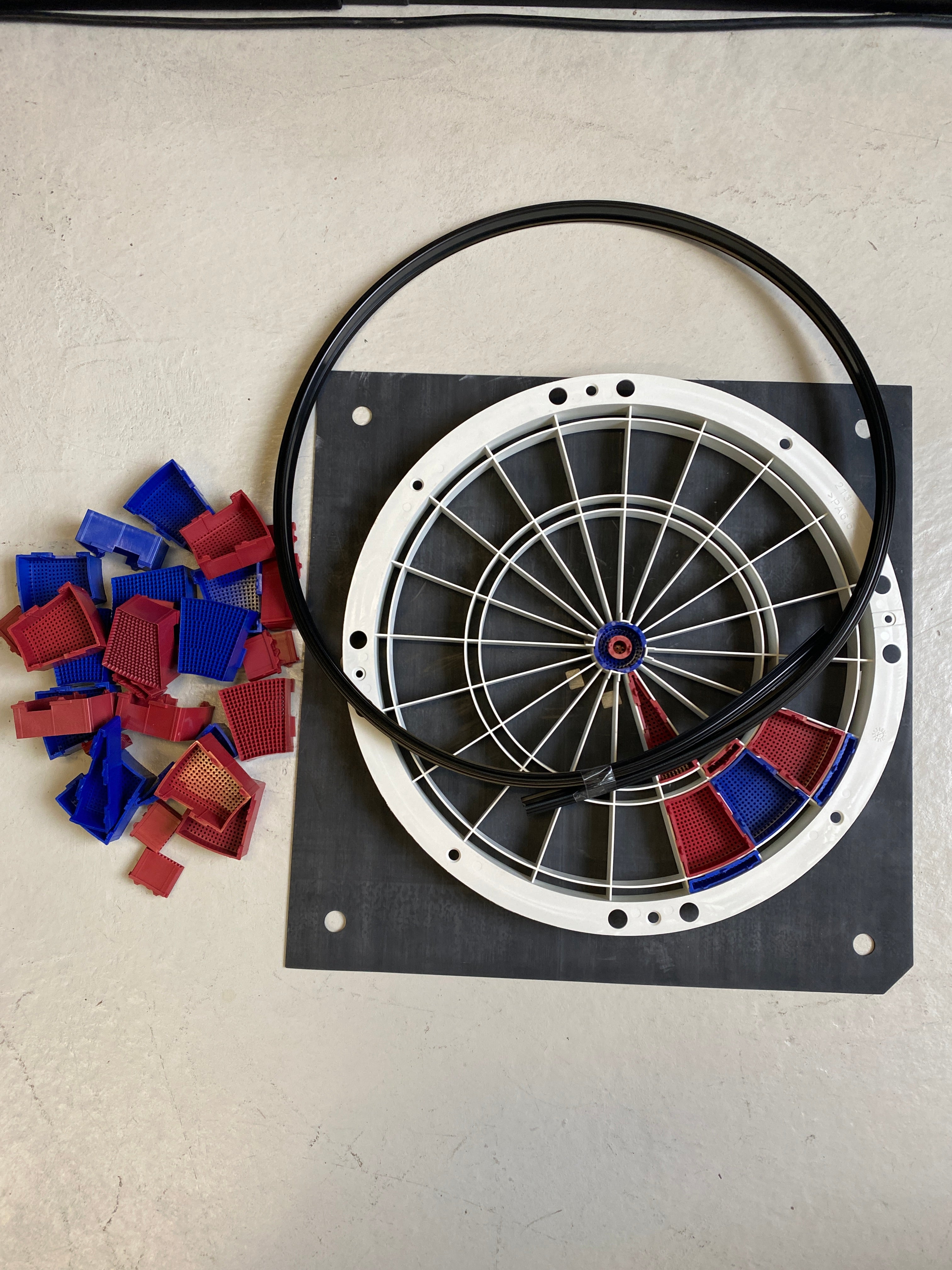 Jeu de fléchettes complet Löwen Dart