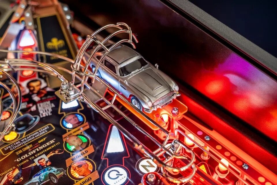 James Bond Premium Flipperautomat